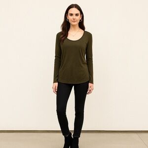 NEW Emma & Sam Olive Green Long Sleeve Round Scoop Neck Top Shirt Size Small